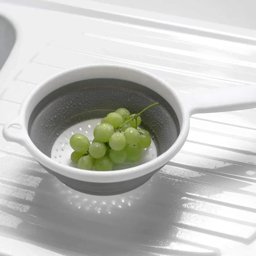22cm Collapsible Plastic Colander – Foldable Vegetable Strainer, Salad Sieve & Kitchen Food Drainer
